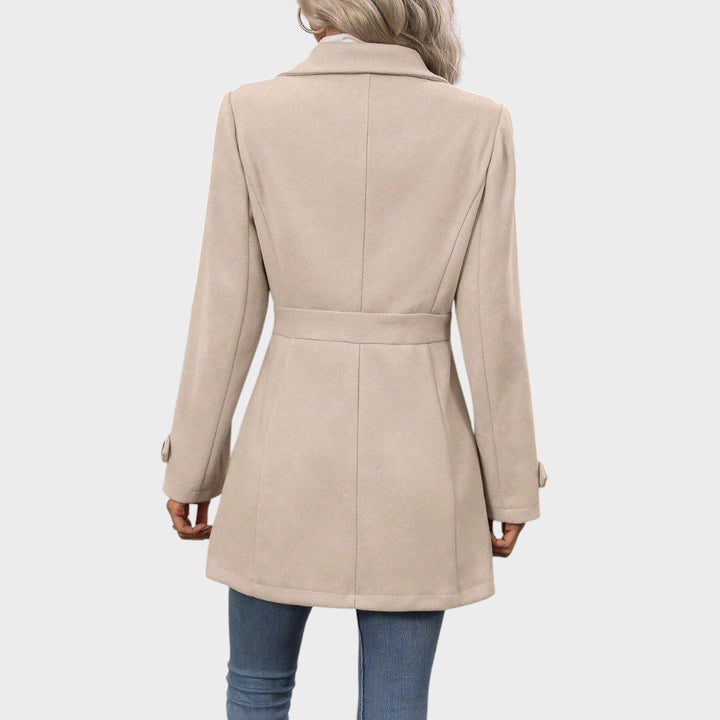 CHANNEL – Abrigo Elegante