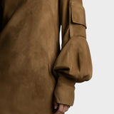 MIMI – Vestido Corto de Ante con Cuello Alto