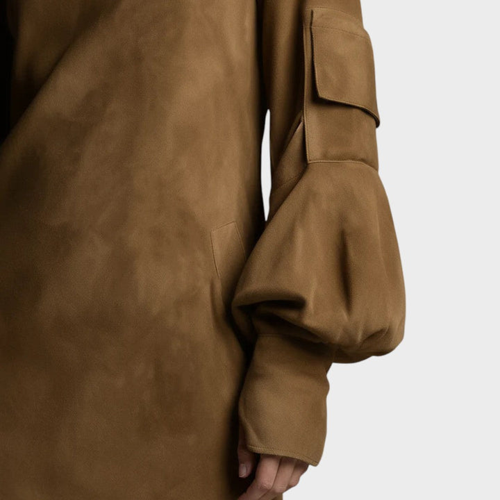 MIMI – Vestido Corto de Ante con Cuello Alto