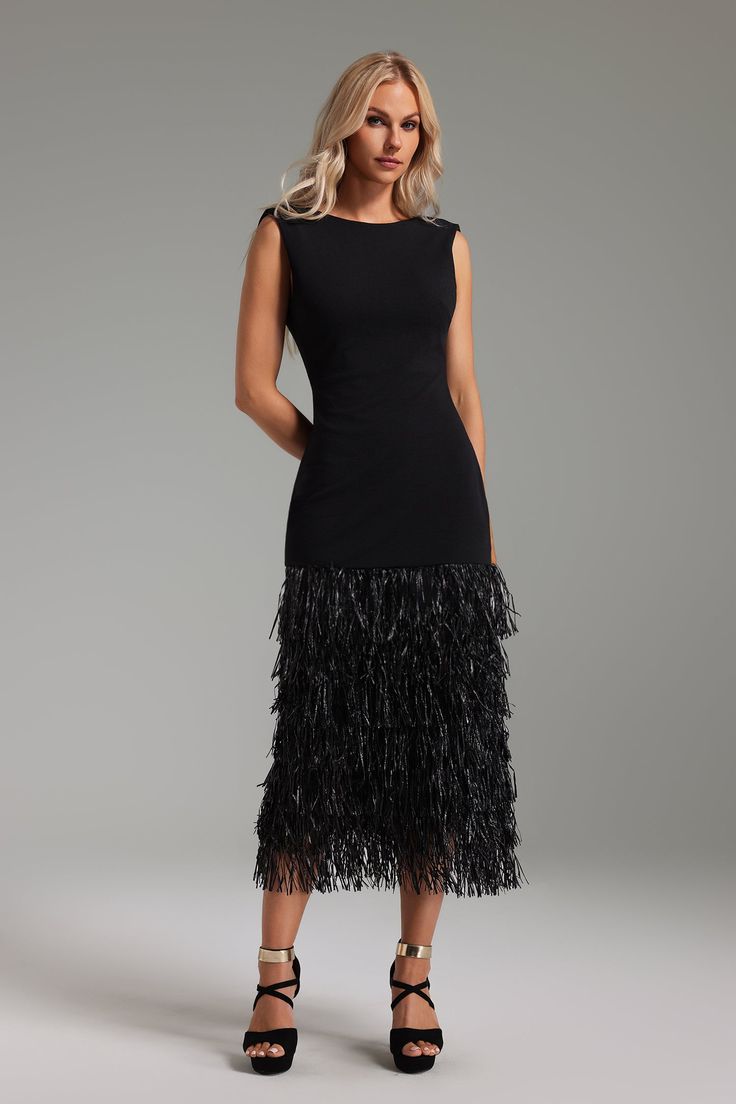 AMIRA – Vestido largo con flecos
