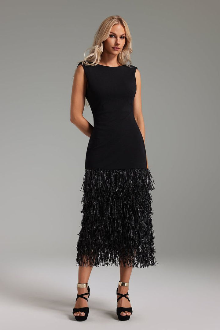 AMIRA – Vestido largo con flecos
