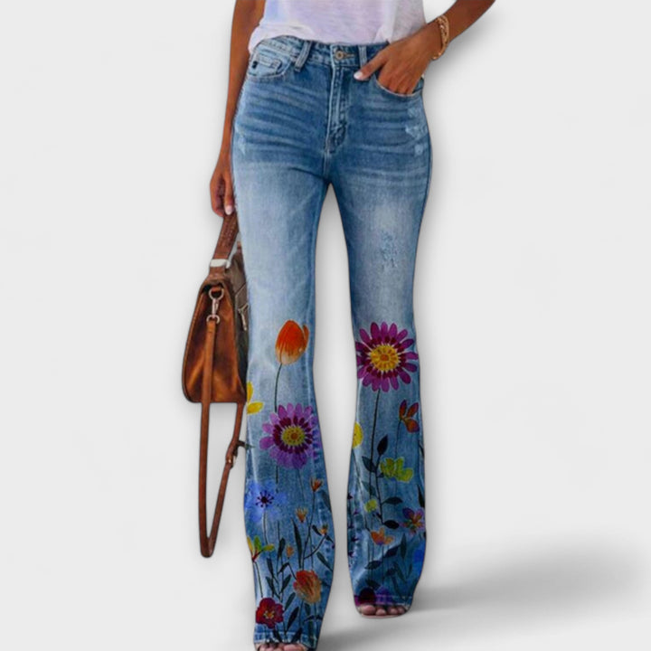 ZALA – Vaqueros con flores