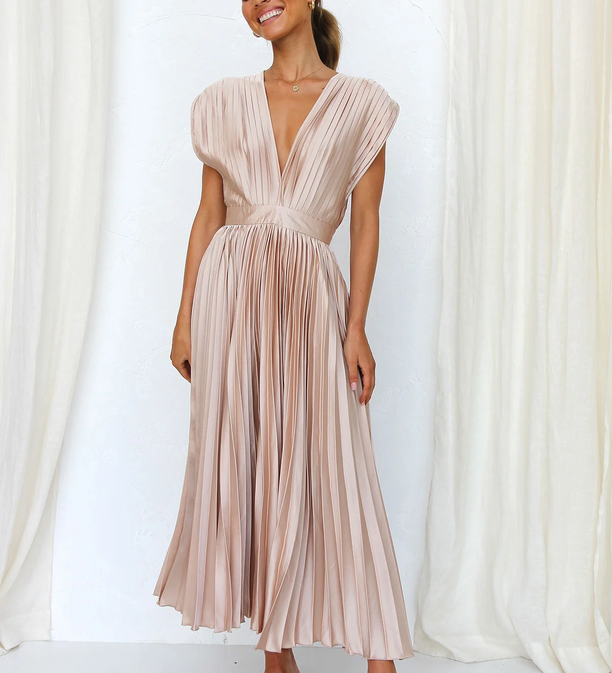 TIRSÁ – Vestido glamuroso