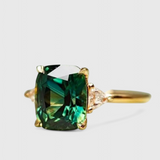 NEREA – Anillo de Esmeralda Cuadrado Elegante