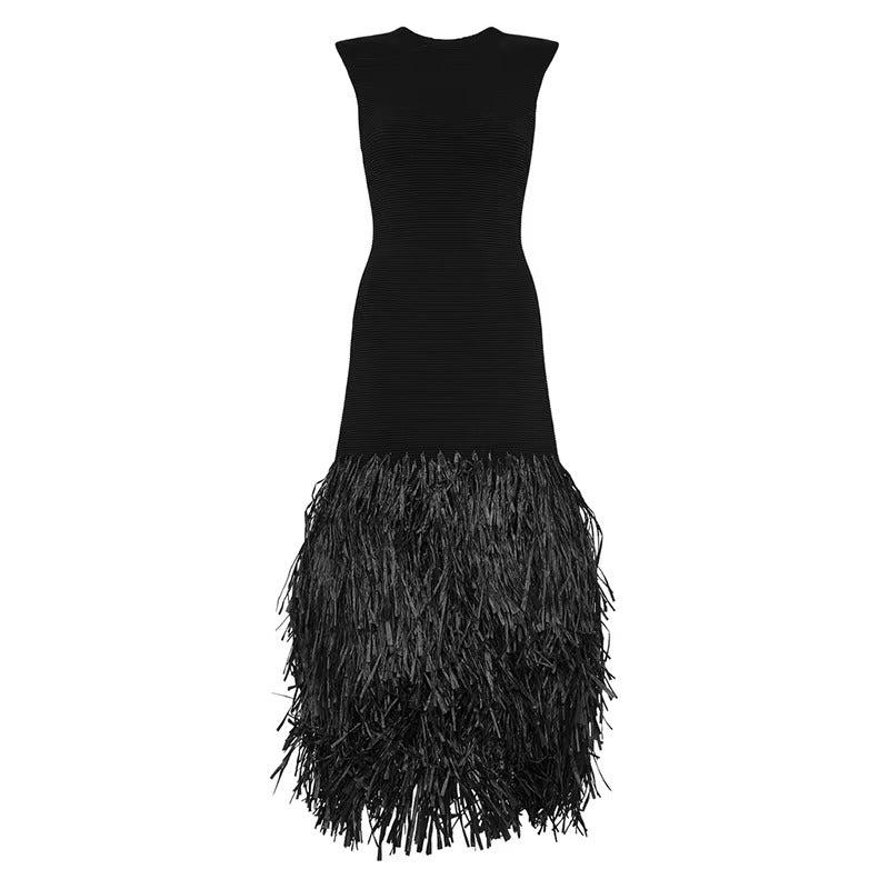 AMIRA – Vestido largo con flecos