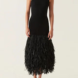 AMIRA – Vestido largo con flecos