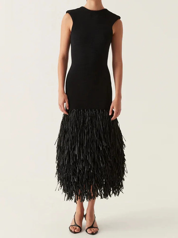 AMIRA – Vestido largo con flecos