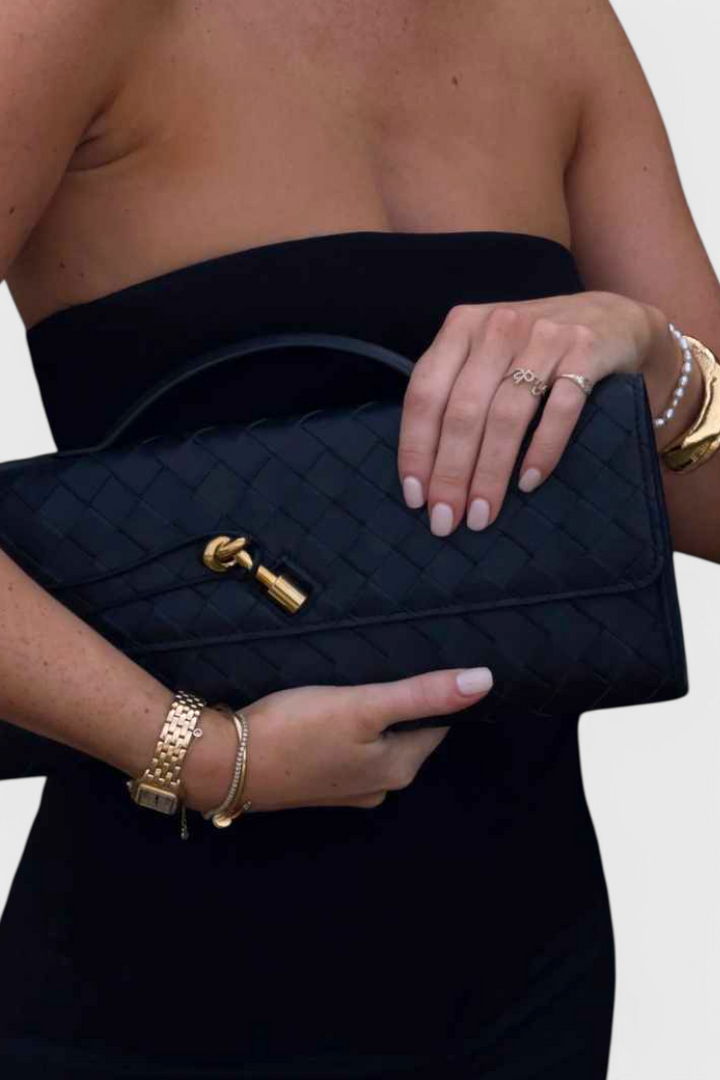 MELANIE – Bolso con Detalle de Nudo Dorado