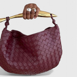 GERDA – Bolso Woven con Asa Dorada