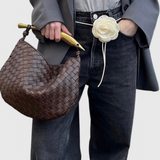 GERDA – Bolso Woven con Asa Dorada