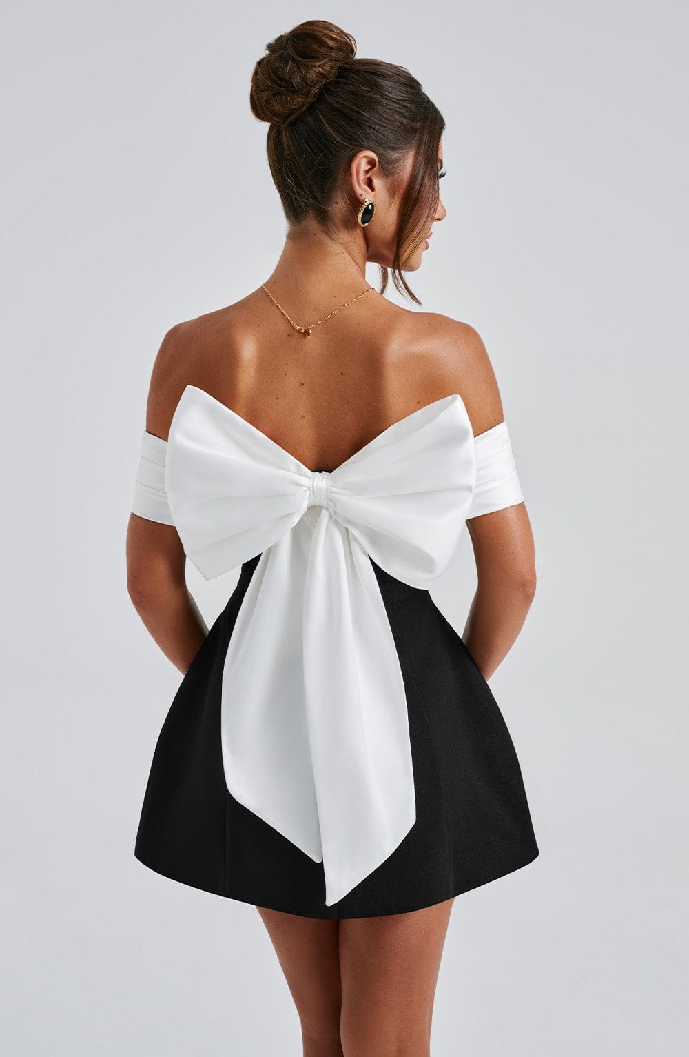LANA – Mini vestido con lazo