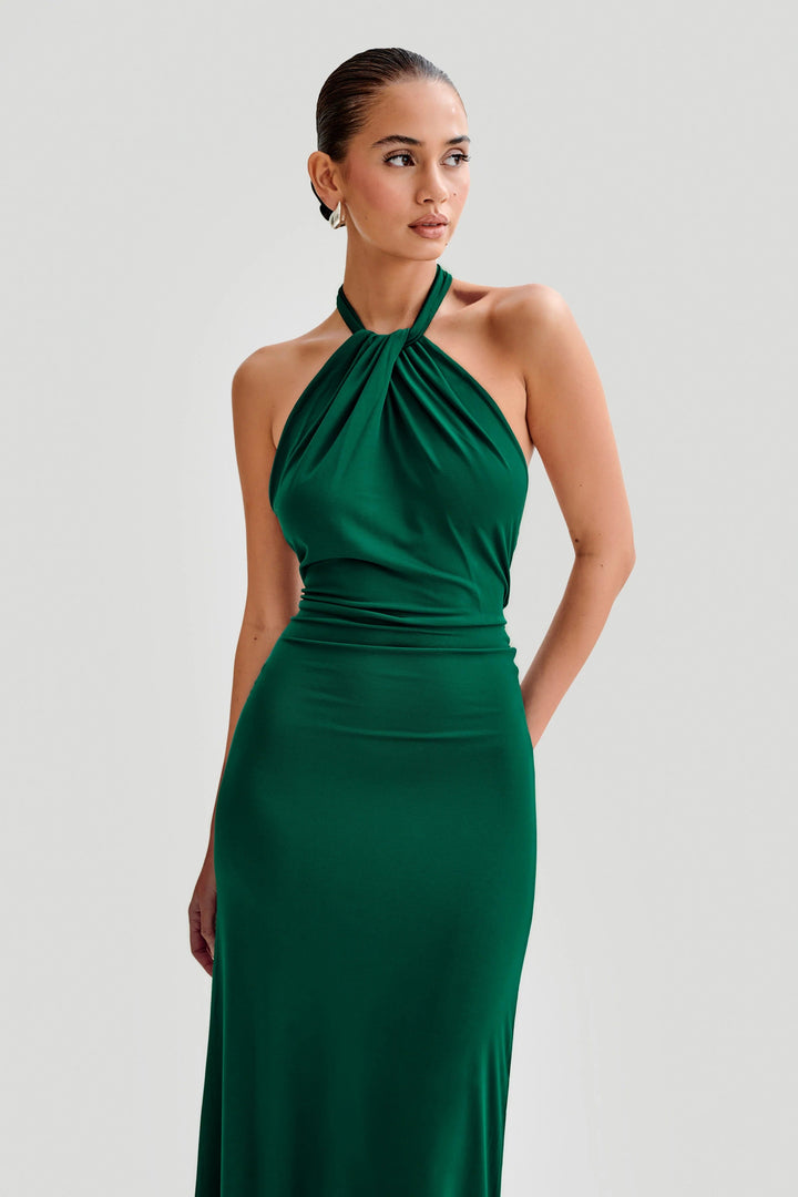 CLARA – Vestido con curvas y cuello Halter