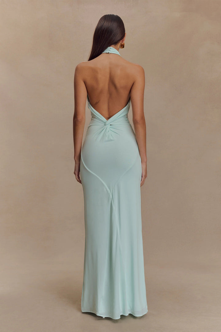 CLARA – Vestido con curvas y cuello Halter