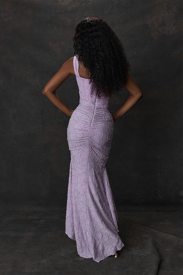 KIARA – Vestido largo con corsé sofisticado